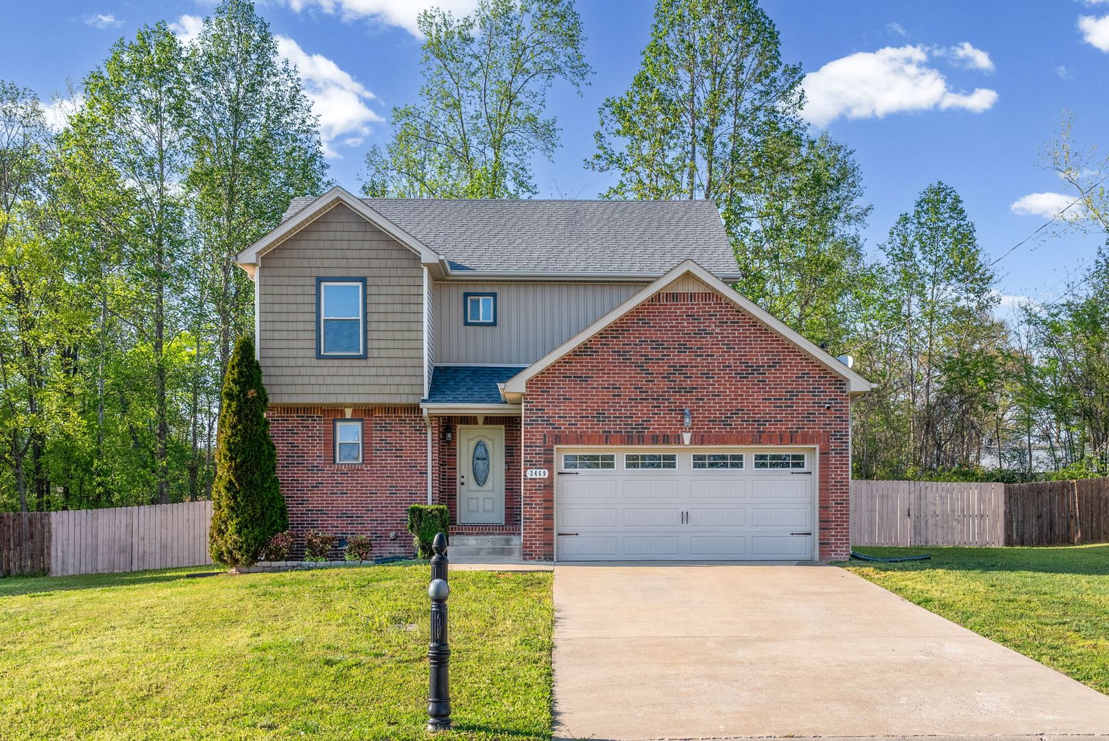 Clarksville House: 3469 Bradfield Dr.