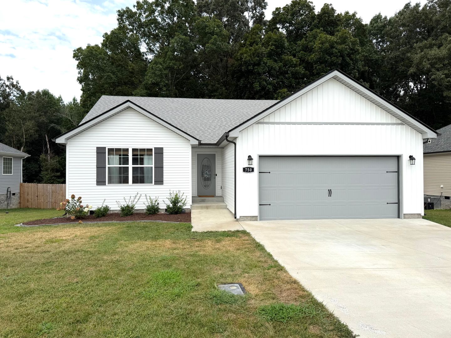 Clarksville House: 750 Gleason Dr