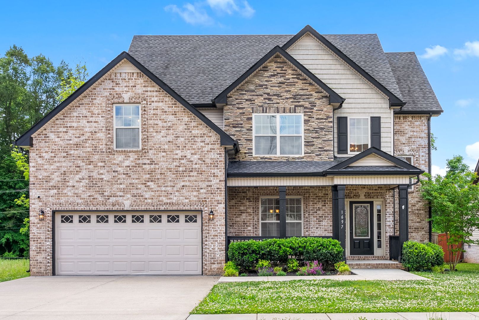 Clarksville House: 1697 Ellie Piper Circle