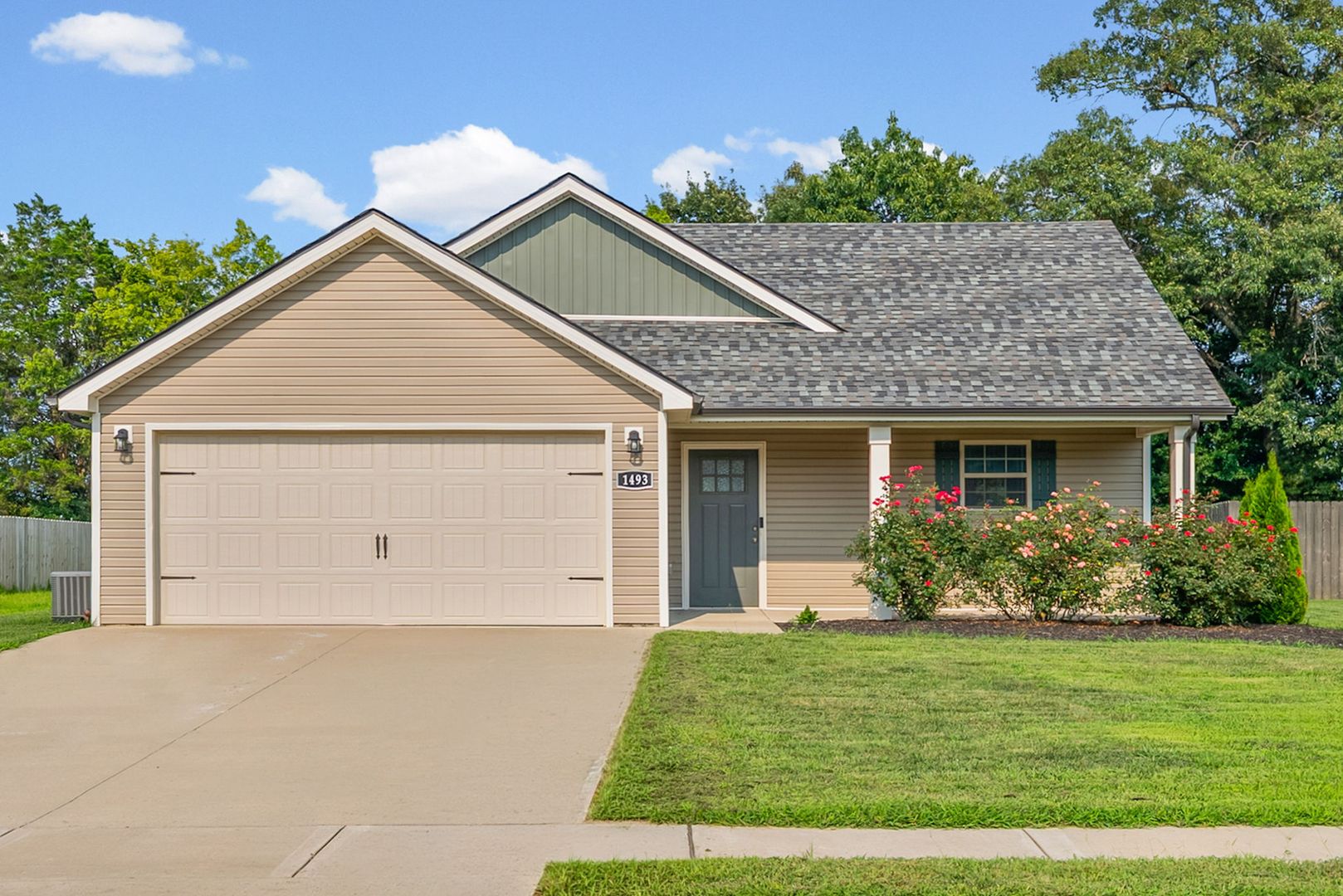 Clarksville House: 1493 Fredrick Dr