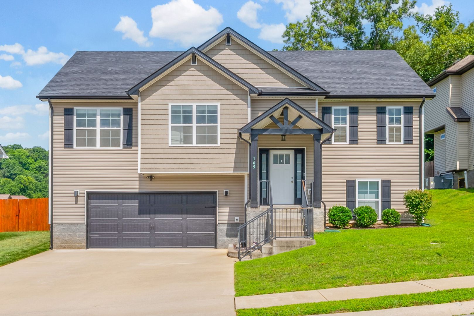 Clarksville House: 169 Bonnell Dr