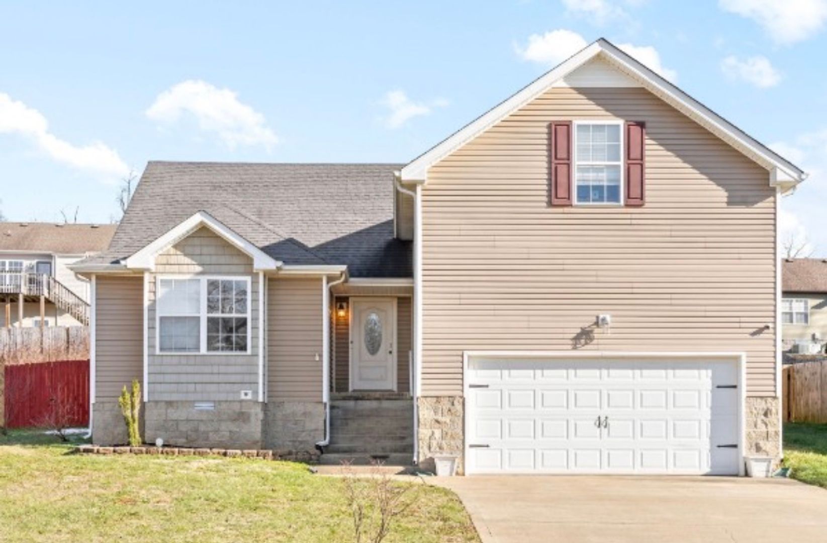 Clarksville House: 1384 Mutual Drive