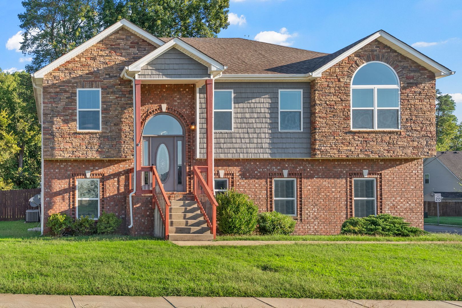 Clarksville House: 1227 Brigade Drive