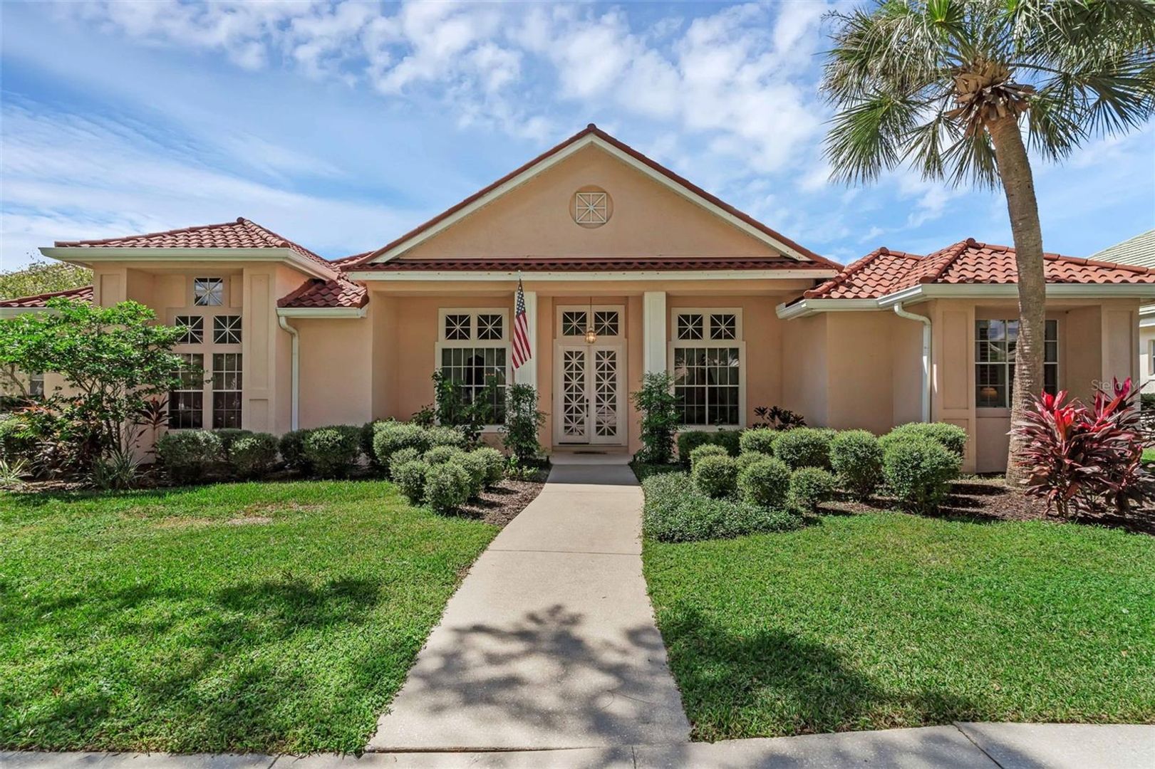 Lake Mary House: 169 Promenade Circle