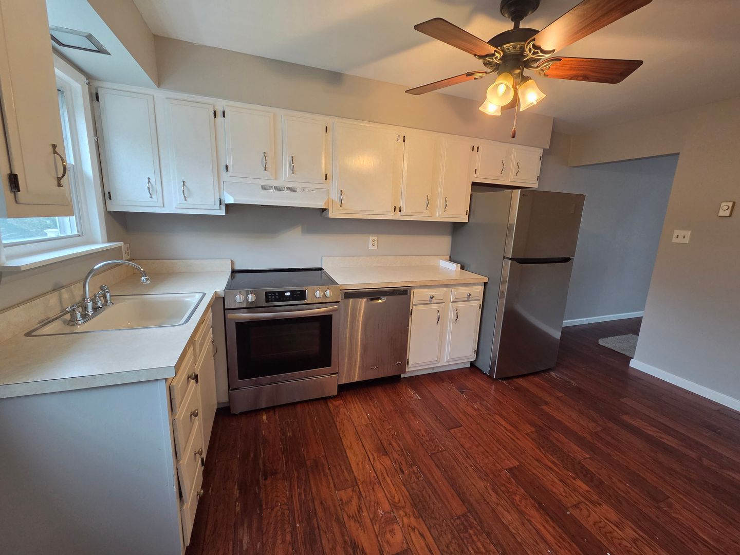 5657 Wood Lane 4 of 12