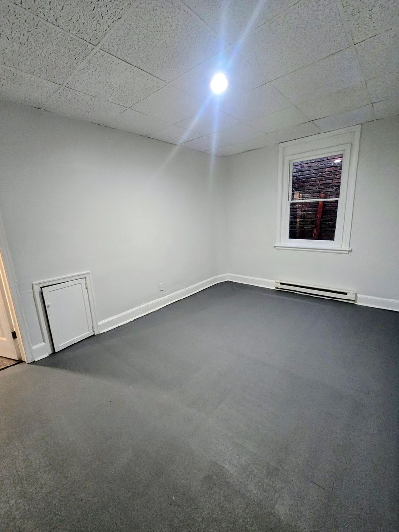 Allentown Apartment: 42 N. 8th Street