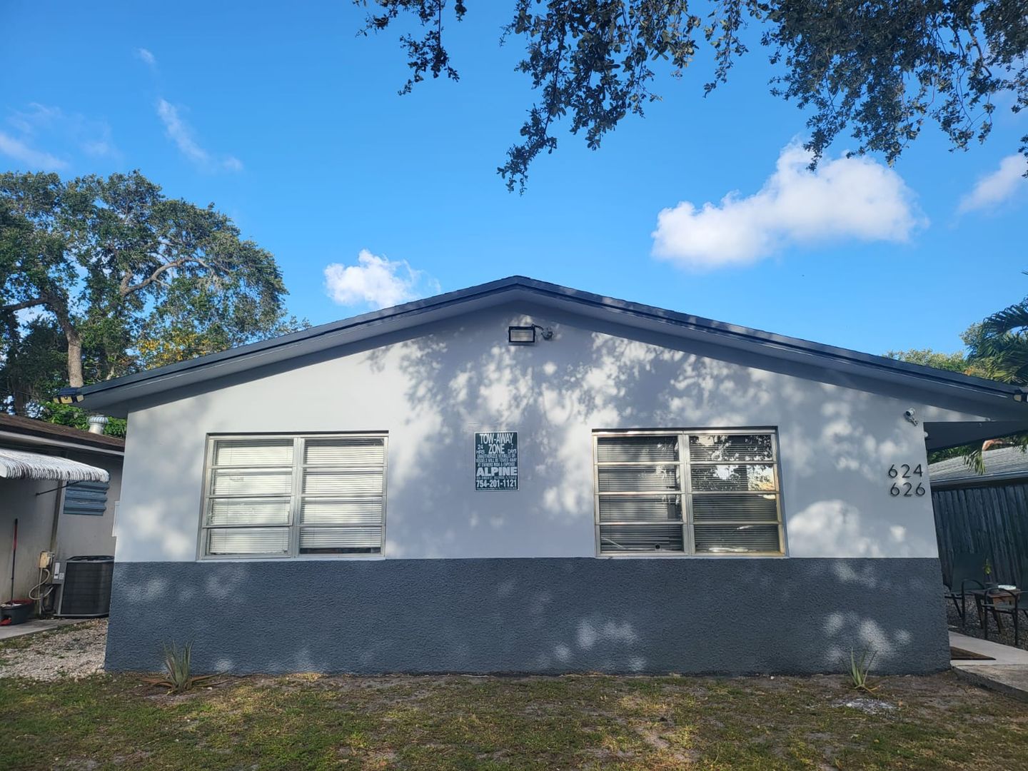 Hallandale Beach Apartment: 624-626 SW 7th Ave