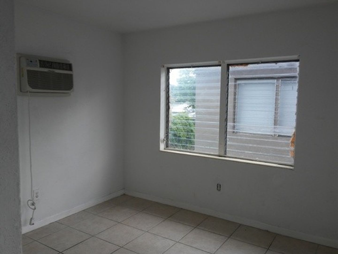 Opa Locka Apartment: 1111-1125 Sharazad Blvd