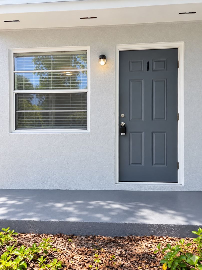 Dania Beach Apartment: 125 SW 5th CT
