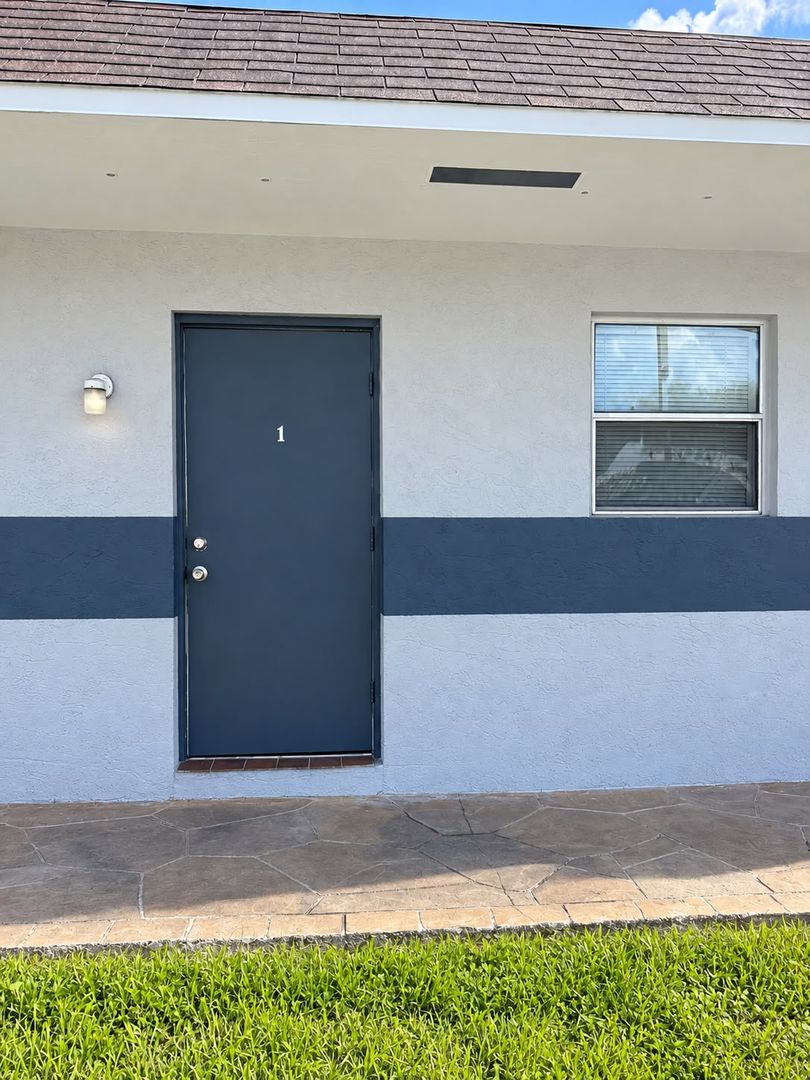 Miami Gardens Apartment: 1990 NW 183rd St