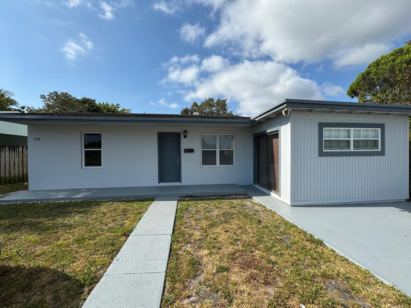 Hallandale Beach House: 101 SW 4th St