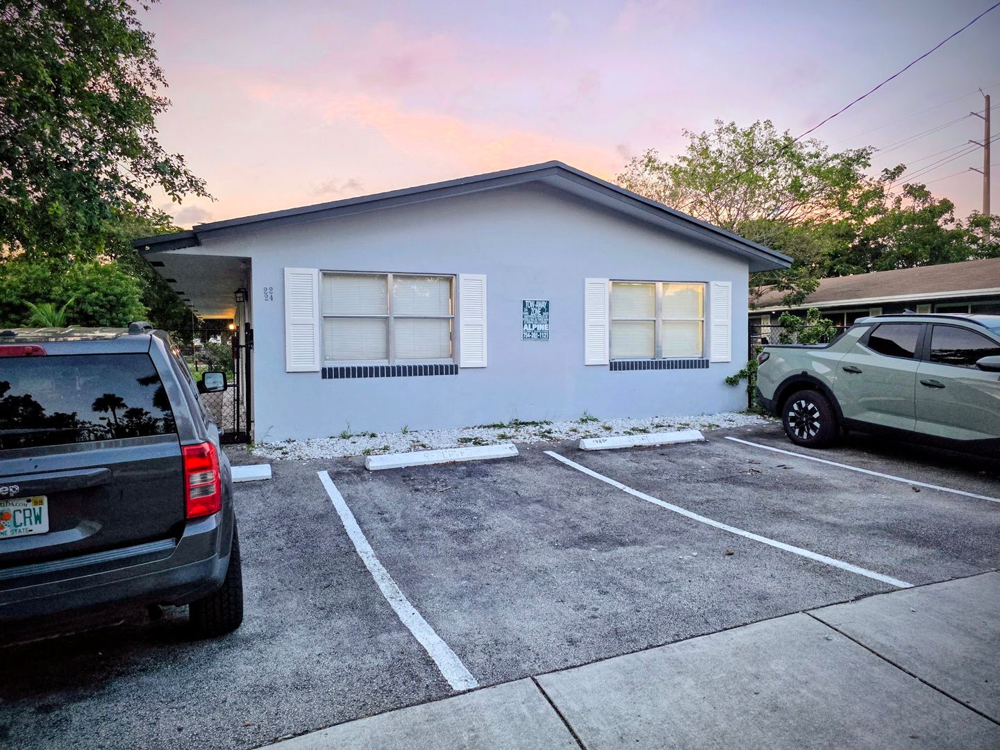 Hallandale Beach Apartment: 22-24 SW 10th St