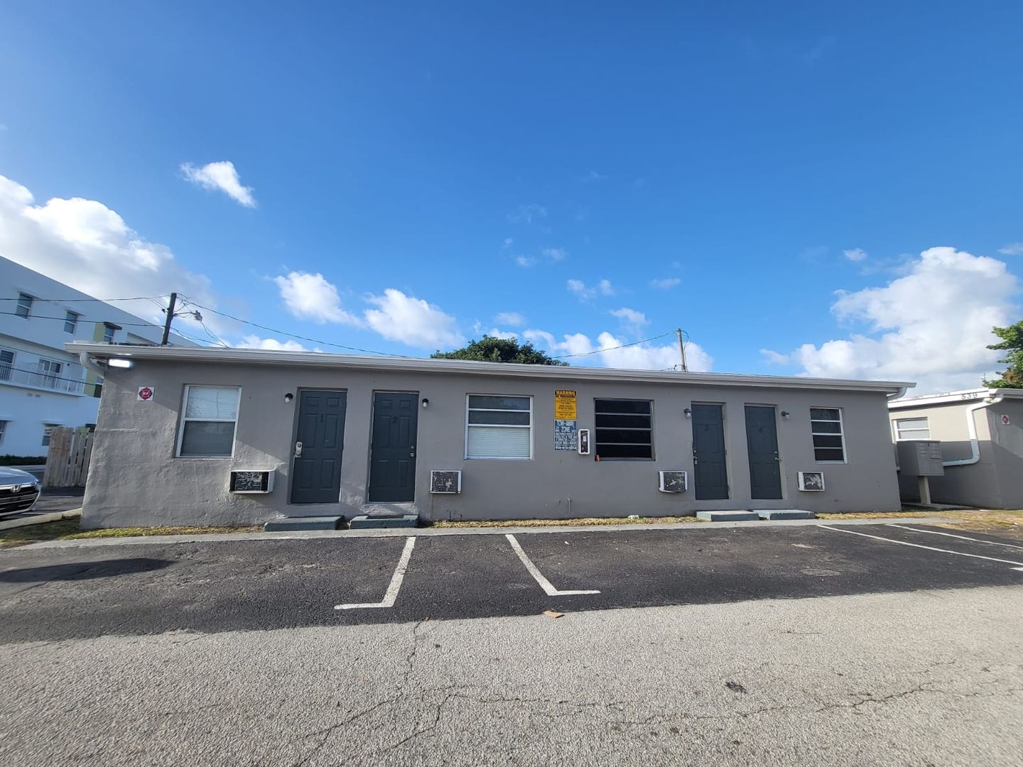 Hallandale Beach Apartment: 539 NW 1st Ave