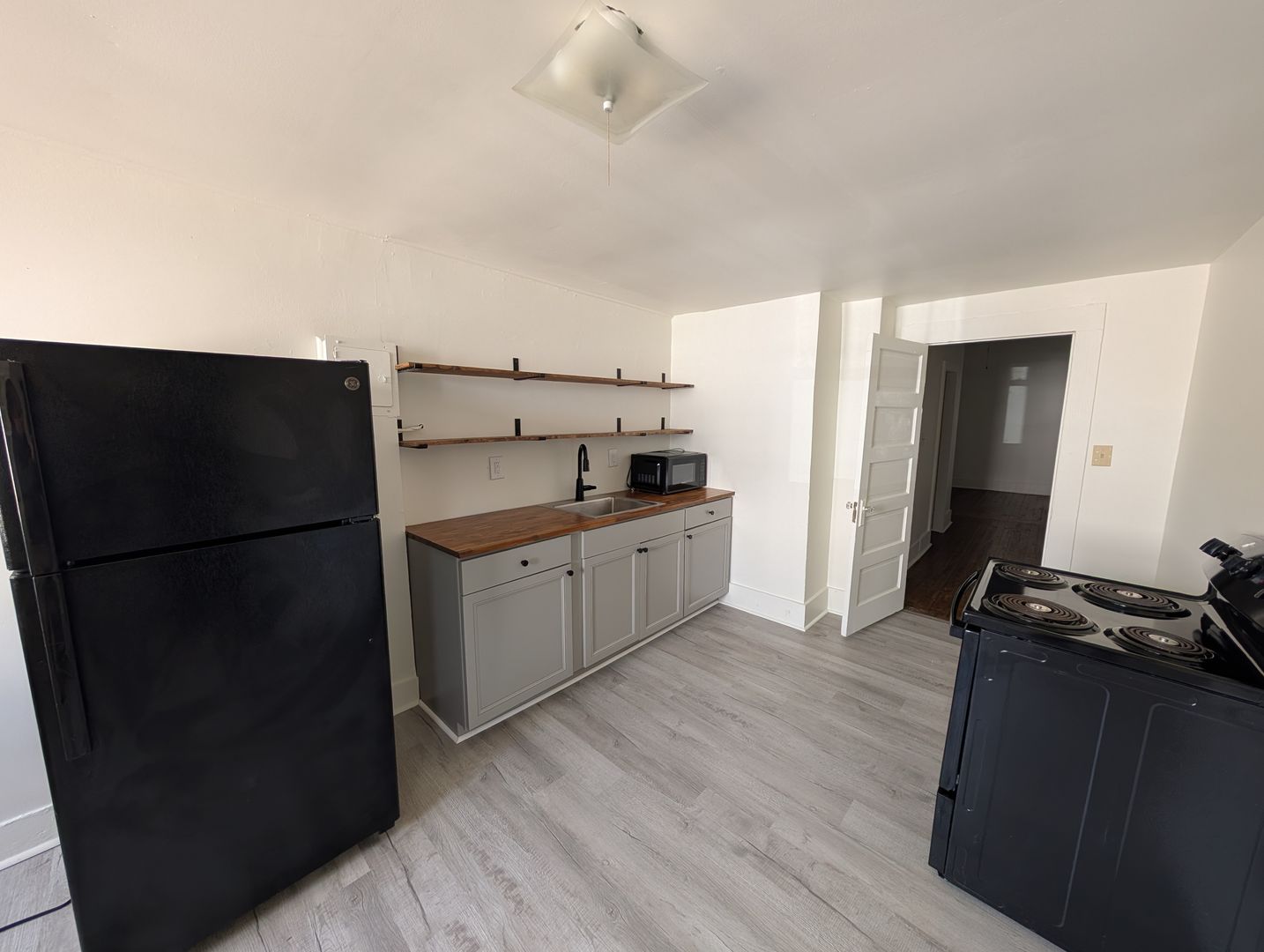 Florence Apartment: E Tombigbee Street