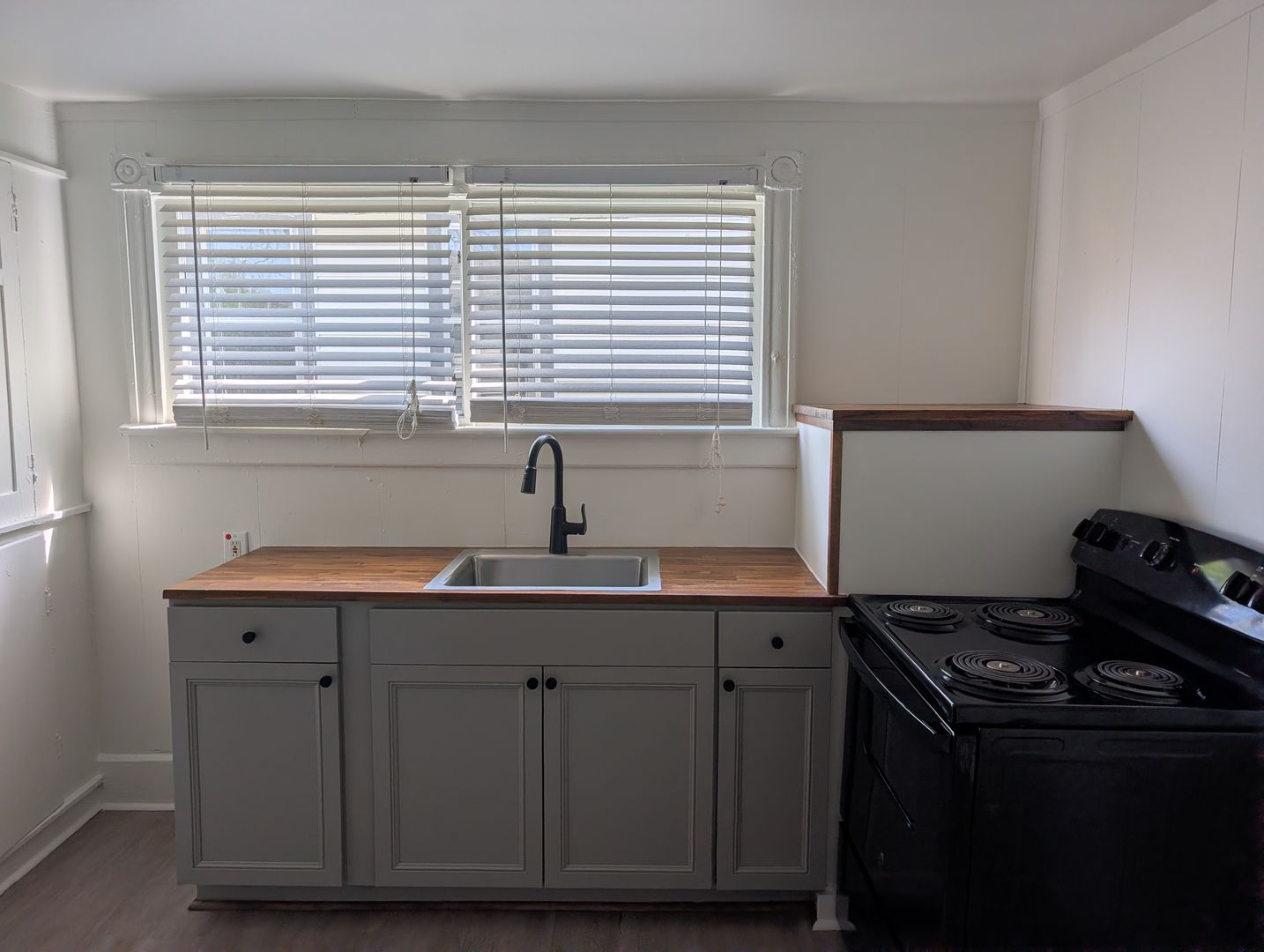 Florence Apartment: E Tombigbee Street