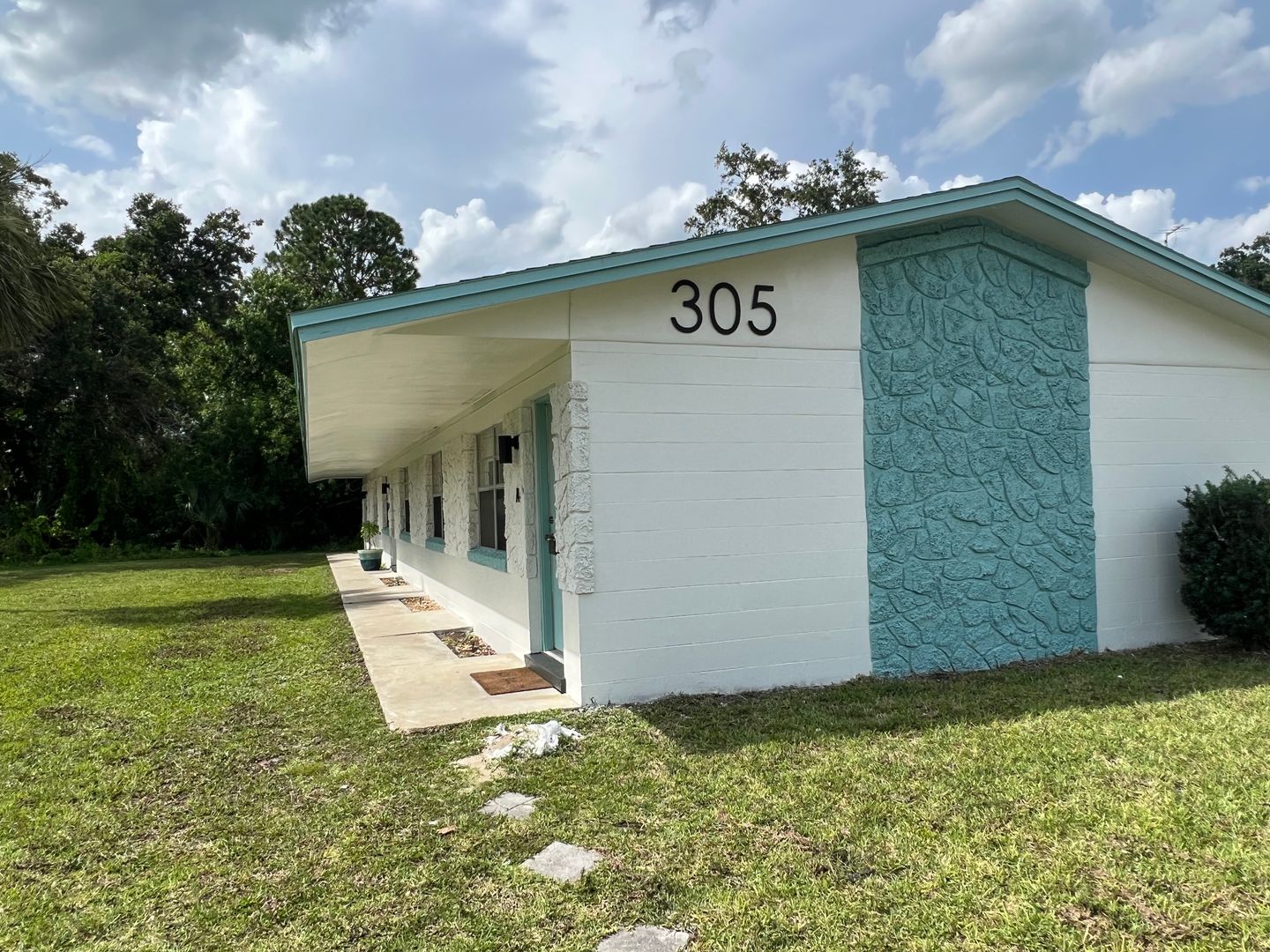 Port Orange Apartment: 305 Magnolia Street