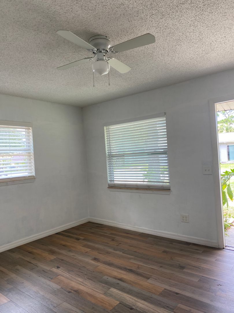Port Orange Apartment: 917 Orange Avenue
