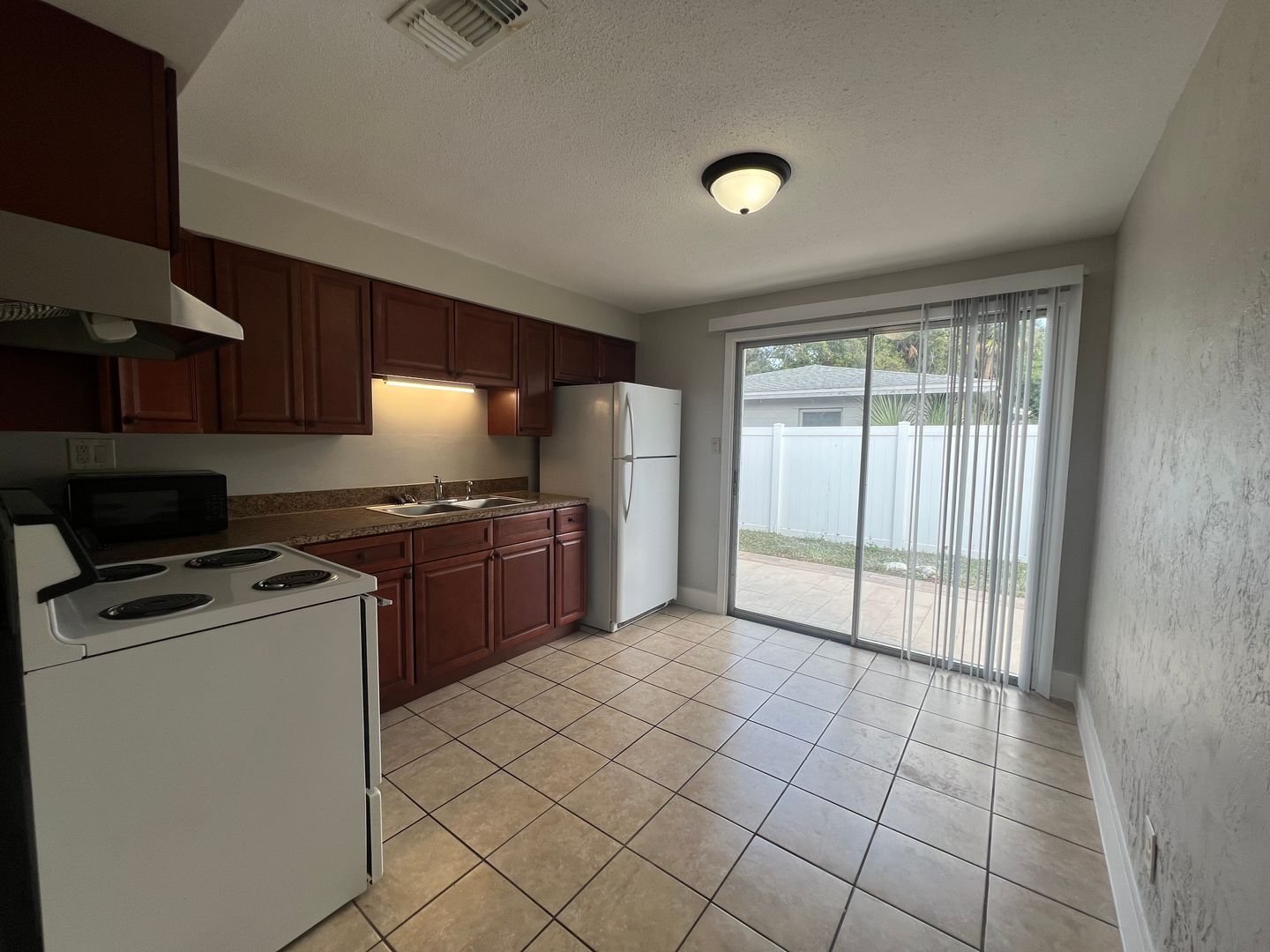 Port Orange Apartment: 305 Magnolia Street