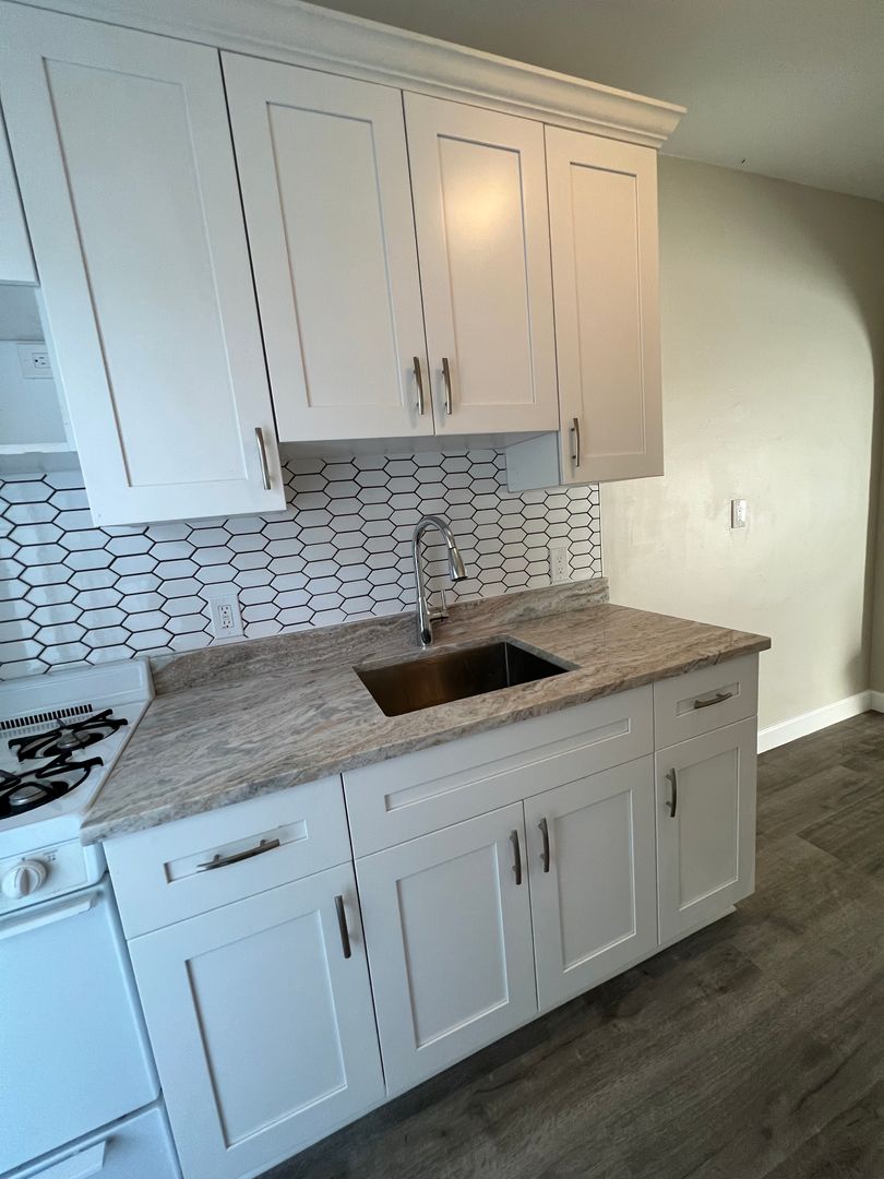 Lake Worth Apartment: 710 S Federal Hwy