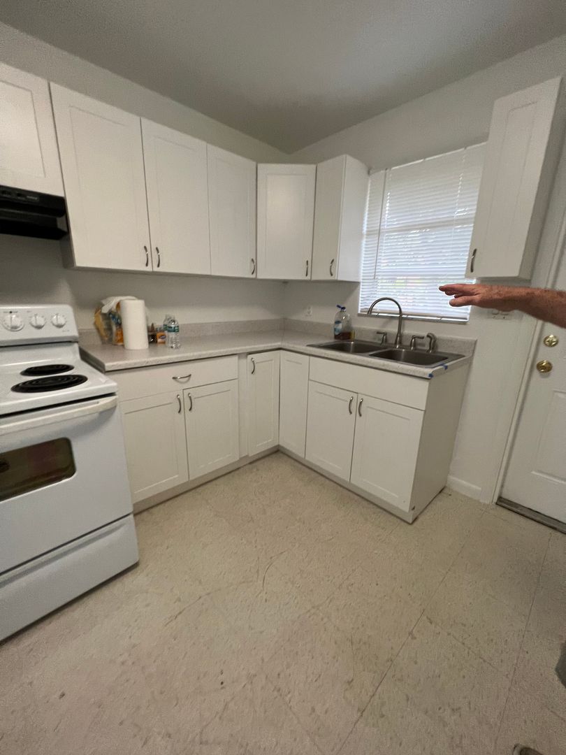 Lake Worth Apartment: 1520 N J Street