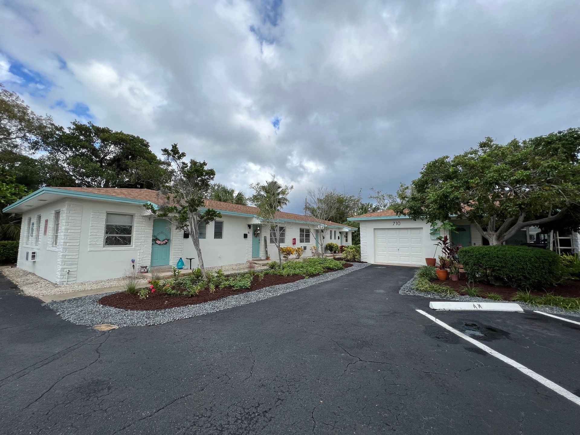 Lake Worth Apartment: 710 S Federal Hwy