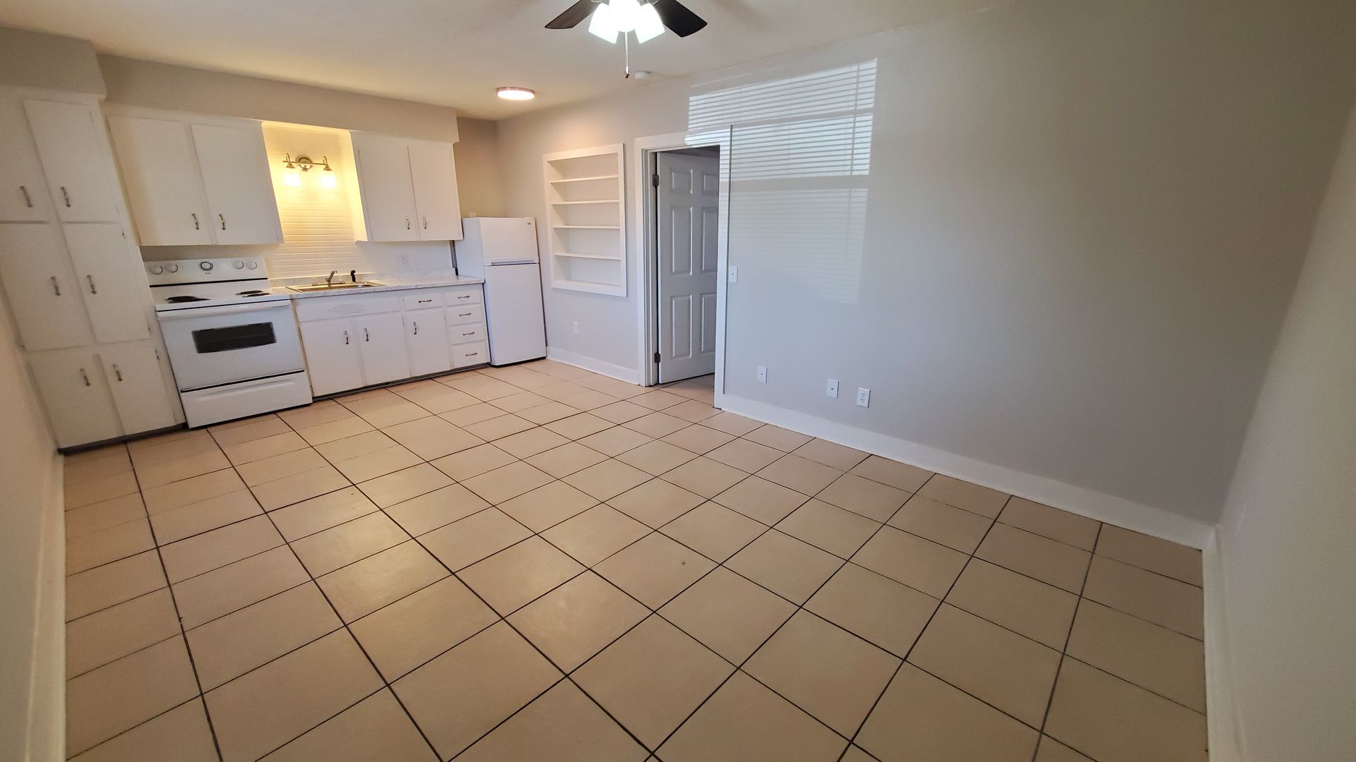 Canyon Apartment: 1st Ave