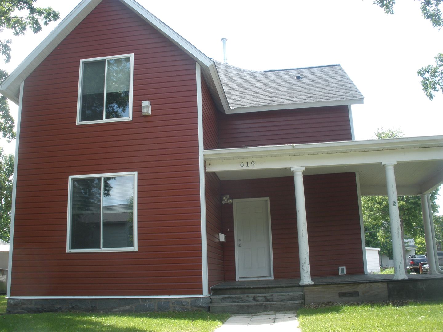 St Cloud Apartment: 619 6th Avenue S