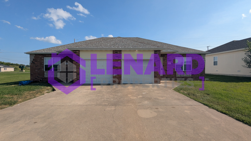 3 Bedroom Duplex!
