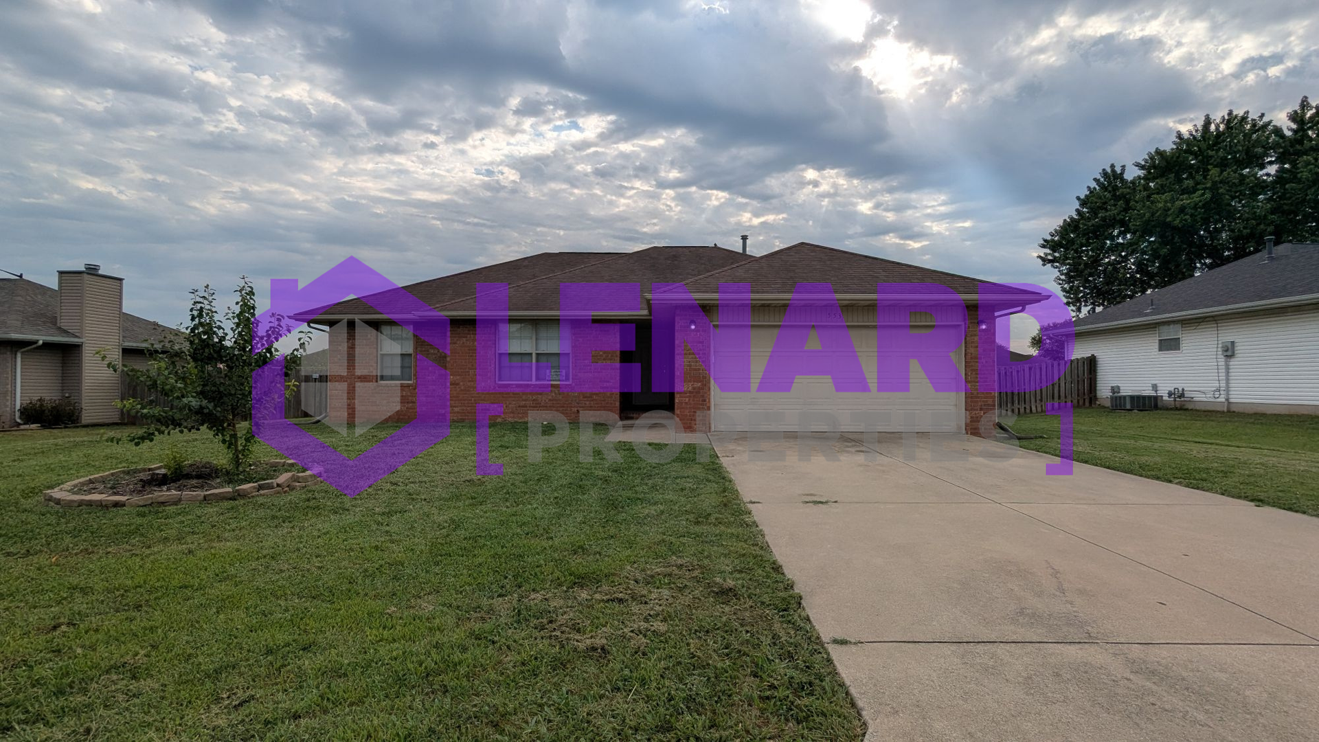 Republic House: 553 N Chandler Ave