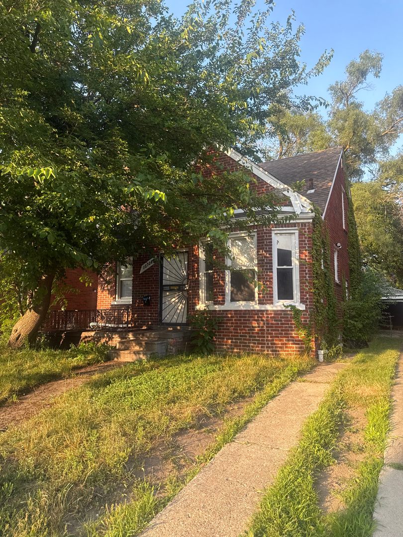 Detroit House: 15738 Sorrento