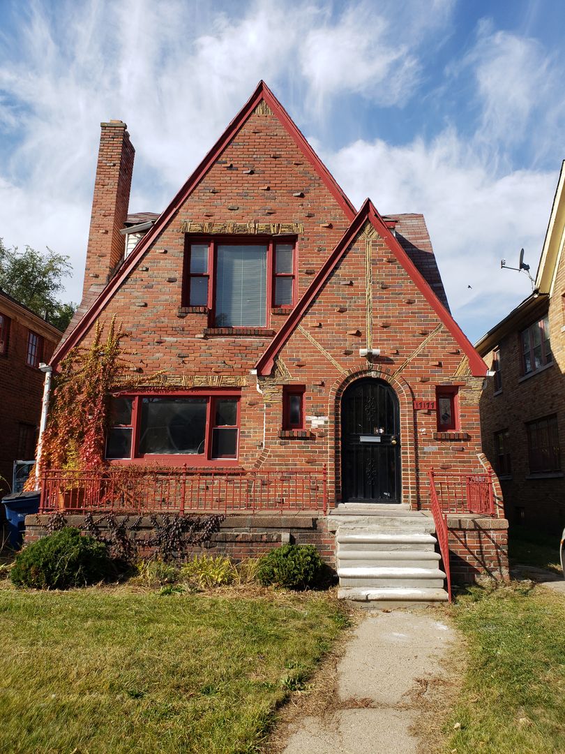Detroit Apartment: 17177 Prairie