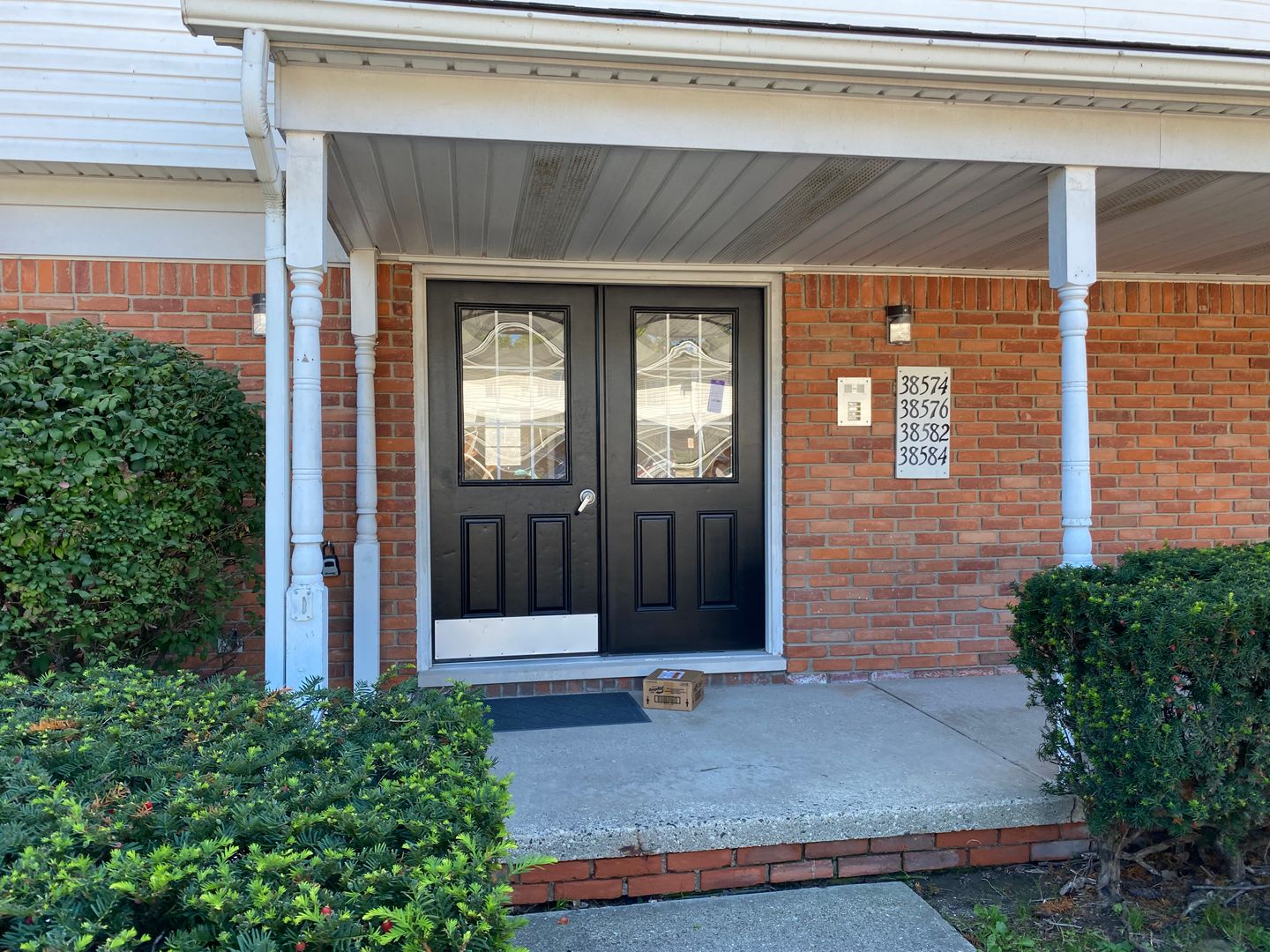 Clinton Twp House: 38584 Meadowdale