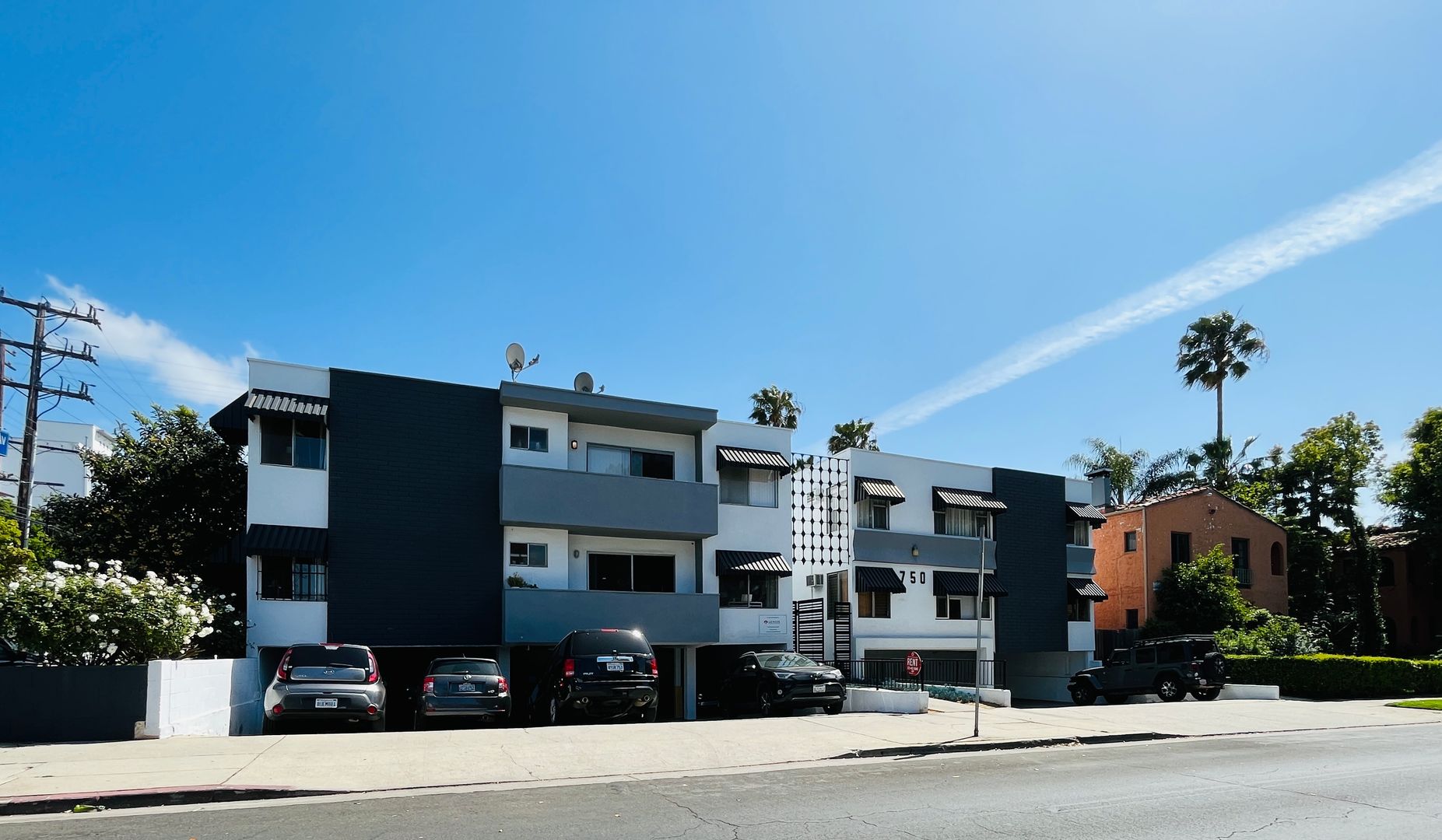 LOS ANGELES Apartment: 750 N HAYWORTH AVENUE