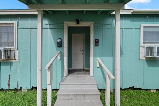 1 Bedroom Apartment – 311 9th St N - B, Texas City, TX 77590