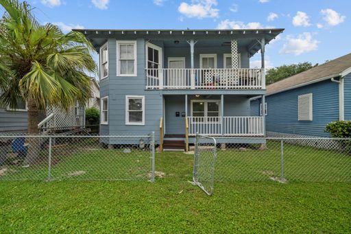 2 Bedroom Apartment – 4020 Ave O 1/2 - Down, Galveston, TX 77550