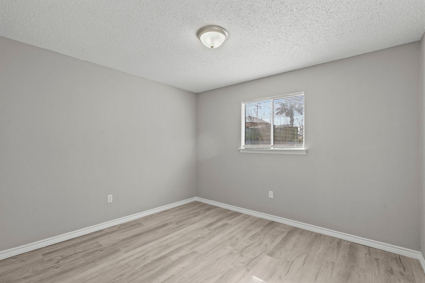 Galveston Apartment: 911 Avenue K