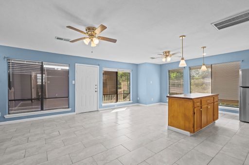 2 Bedroom Rental – 7316 Overton Street - B, Hitchcock, TX 77563