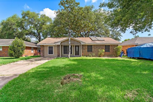 4 Bedroom Rental – 2910 Somerset, Texas City, TX 77590