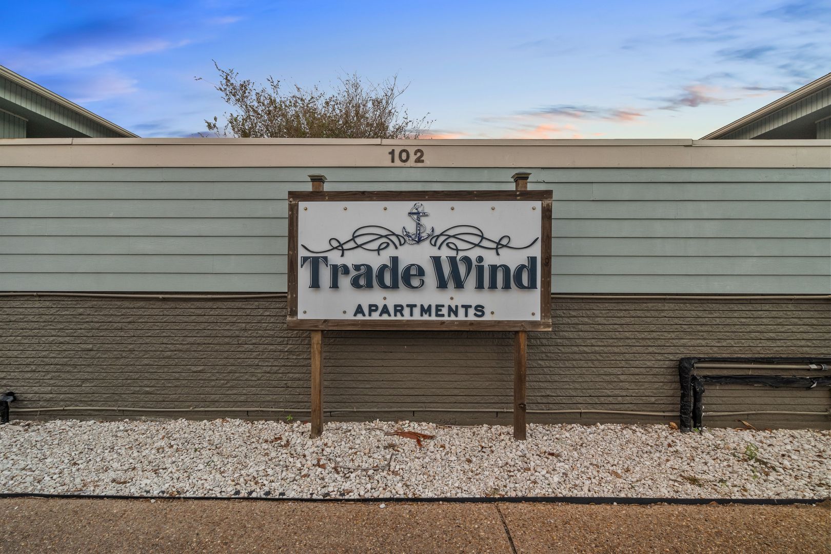 Galveston Apartment: 102 Strand Street