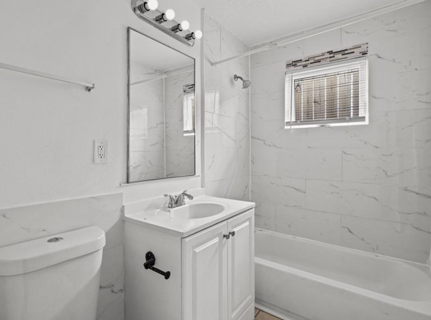 Galveston Apartment: 918 Winnie St