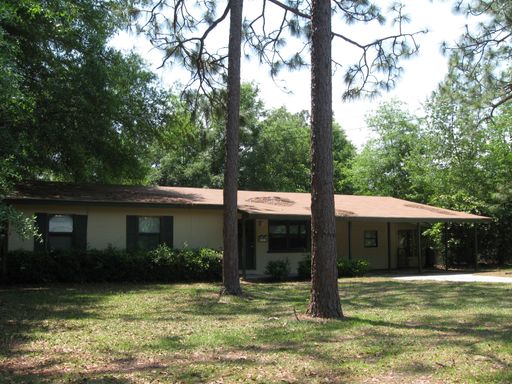 3 bedroom 1 bath house available September 1, 2026!! – photo 1