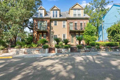 1/1 Upscale Apartment in All Saints District, available Now! – photo 1