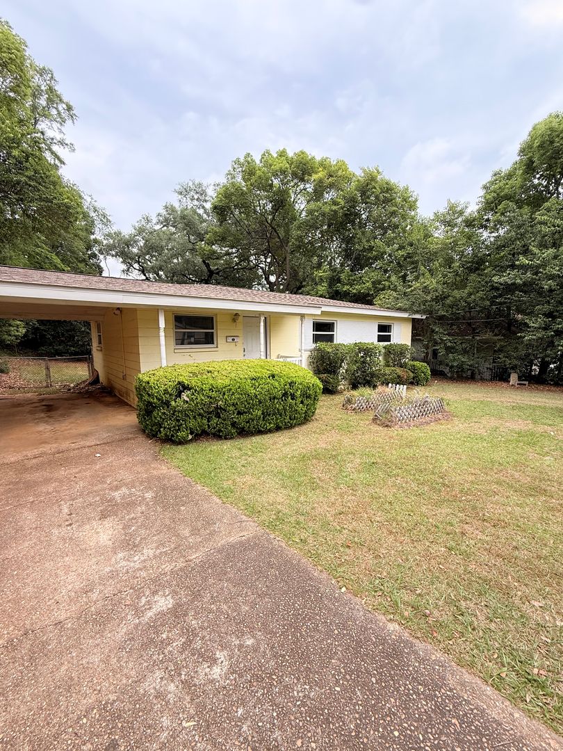 Tallahassee Apartment: 1606 Airport Drive