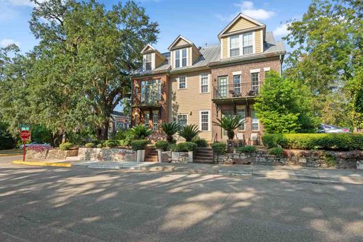 4/3 in All Saints District, Available now! – photo 1
