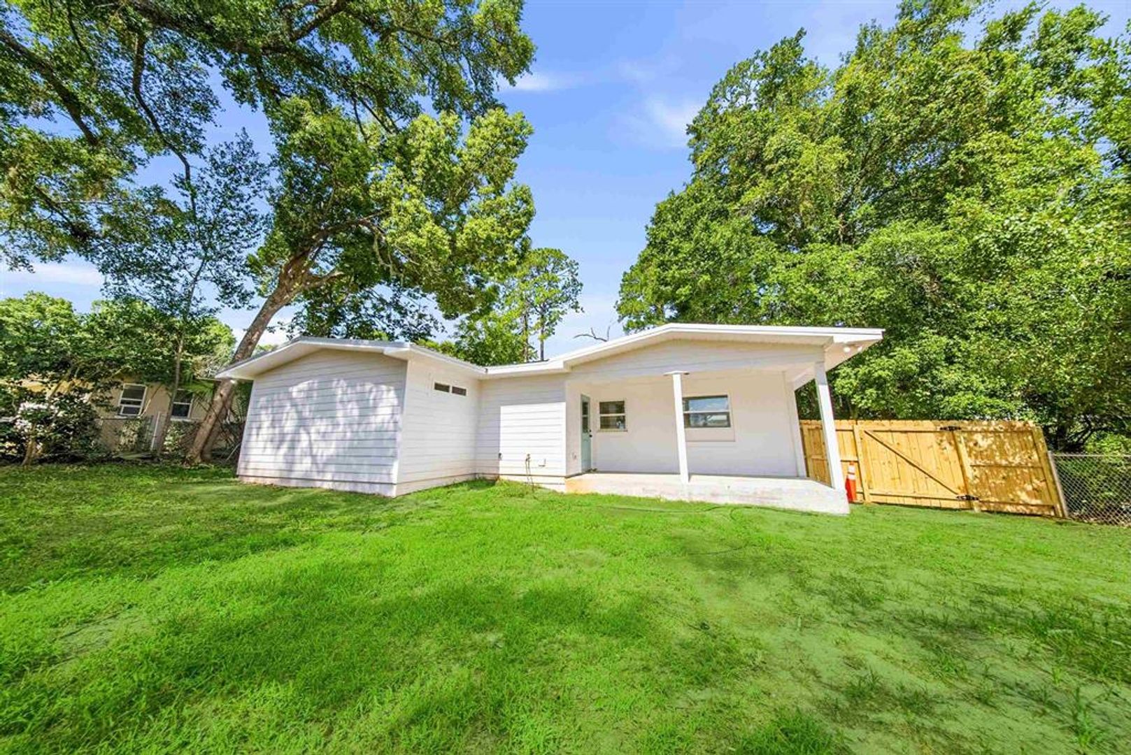 1827 Fernando Drive 5 of 12
