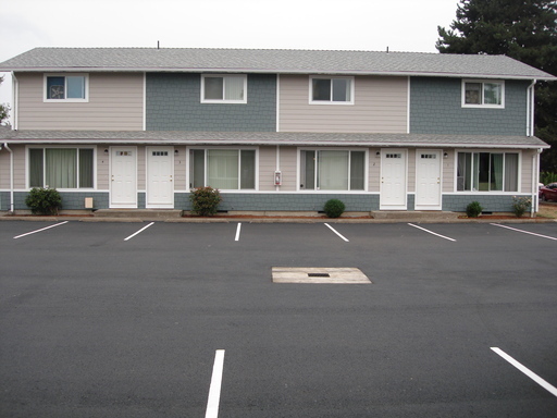 2 Bed 1.5 Bath Rental at 865 W. Academy St., Apt. #2, Lebanon, OR – photo 1