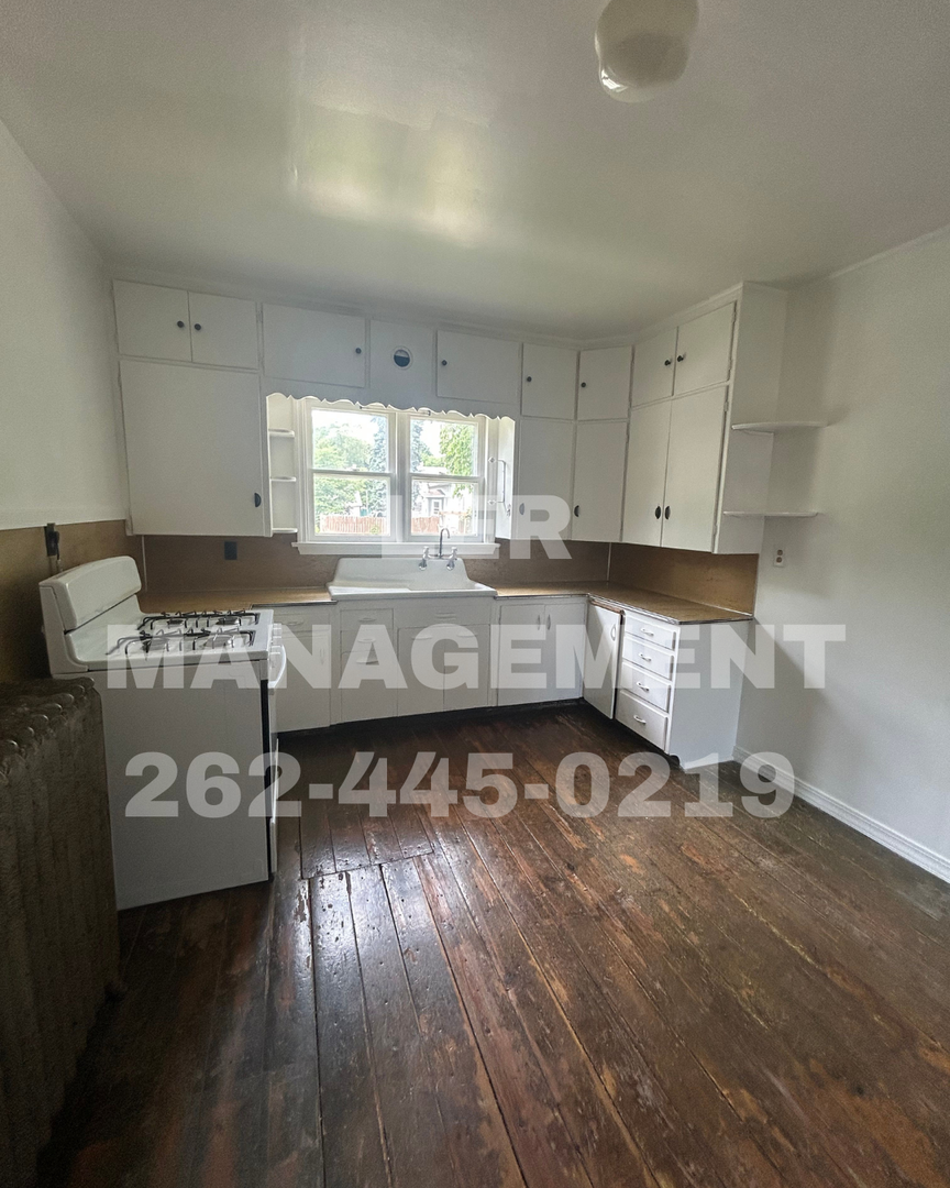 Kenosha Apartment: 920 62nd Street