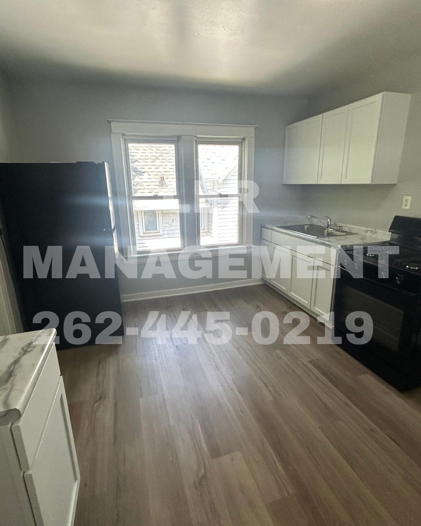 Kenosha Apartment: 5426 16th Ave