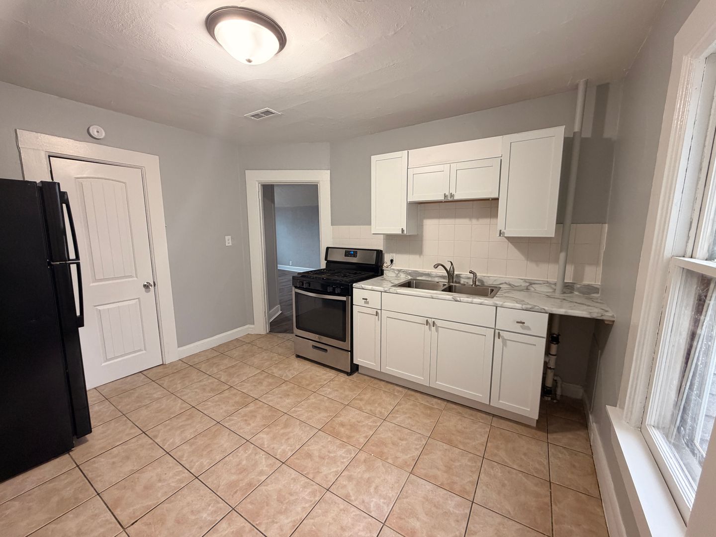 Kenosha Apartment: 1414 61st Street