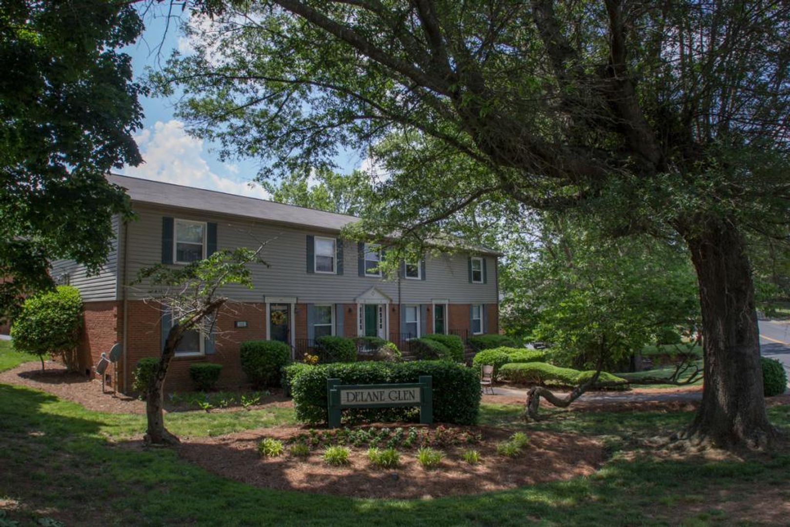 Charlotte Apartment: Delane Avenue